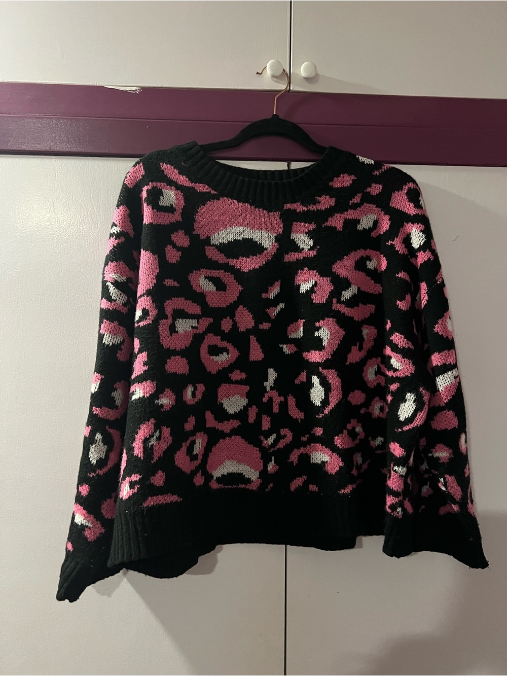 Black & Pink Leopard Print Women's Sweater